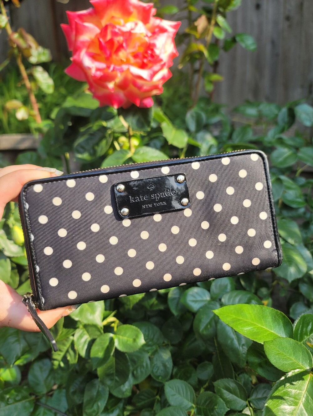 Kate Spade Polka Dot Black And White Wallet - Picture 1 of 14